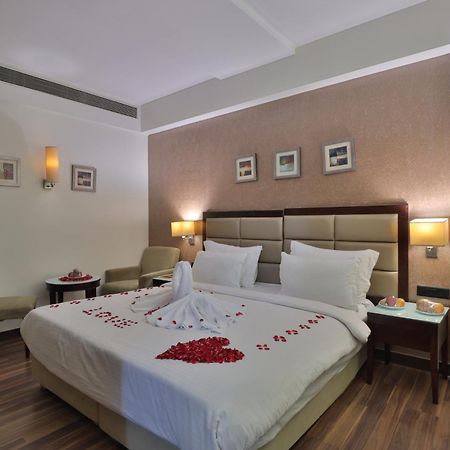 Krios Hotel - Near Sg Highway, Ahmedabad Ngoại thất bức ảnh