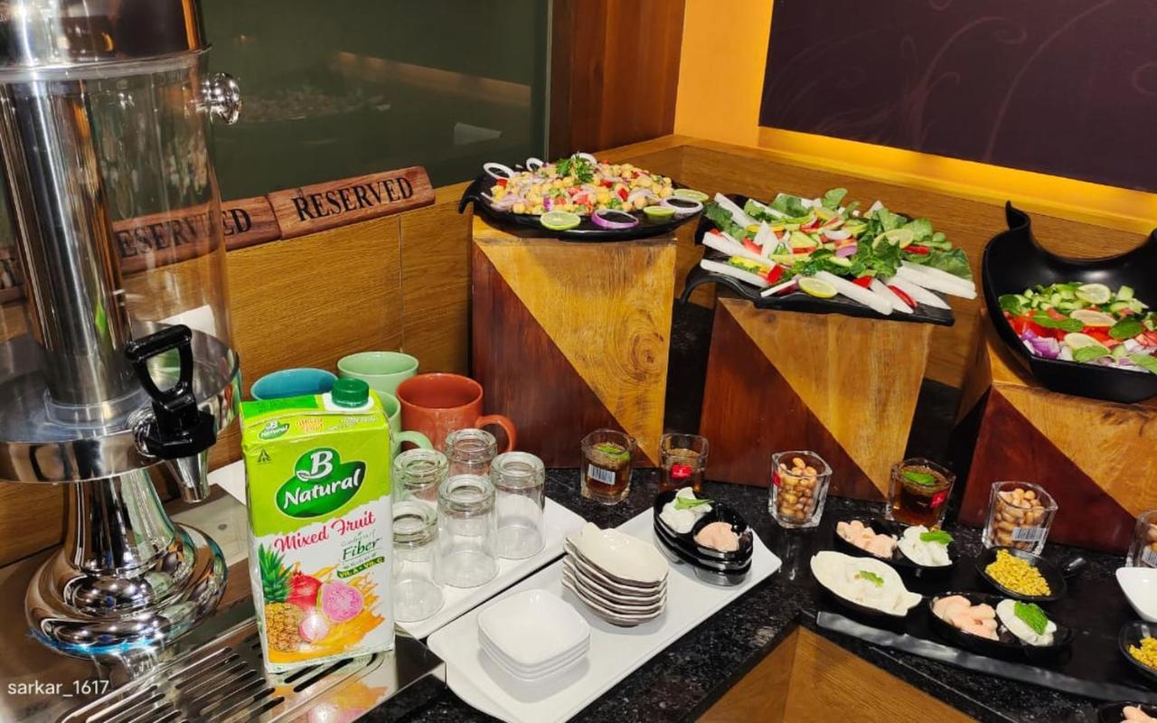 Krios Hotel - Near Sg Highway, Ahmedabad Ngoại thất bức ảnh
