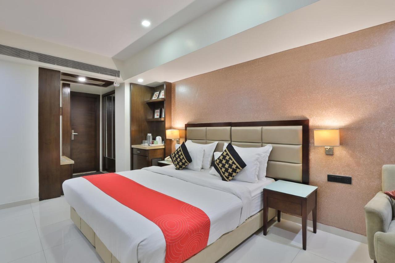 Krios Hotel - Near Sg Highway, Ahmedabad Ngoại thất bức ảnh