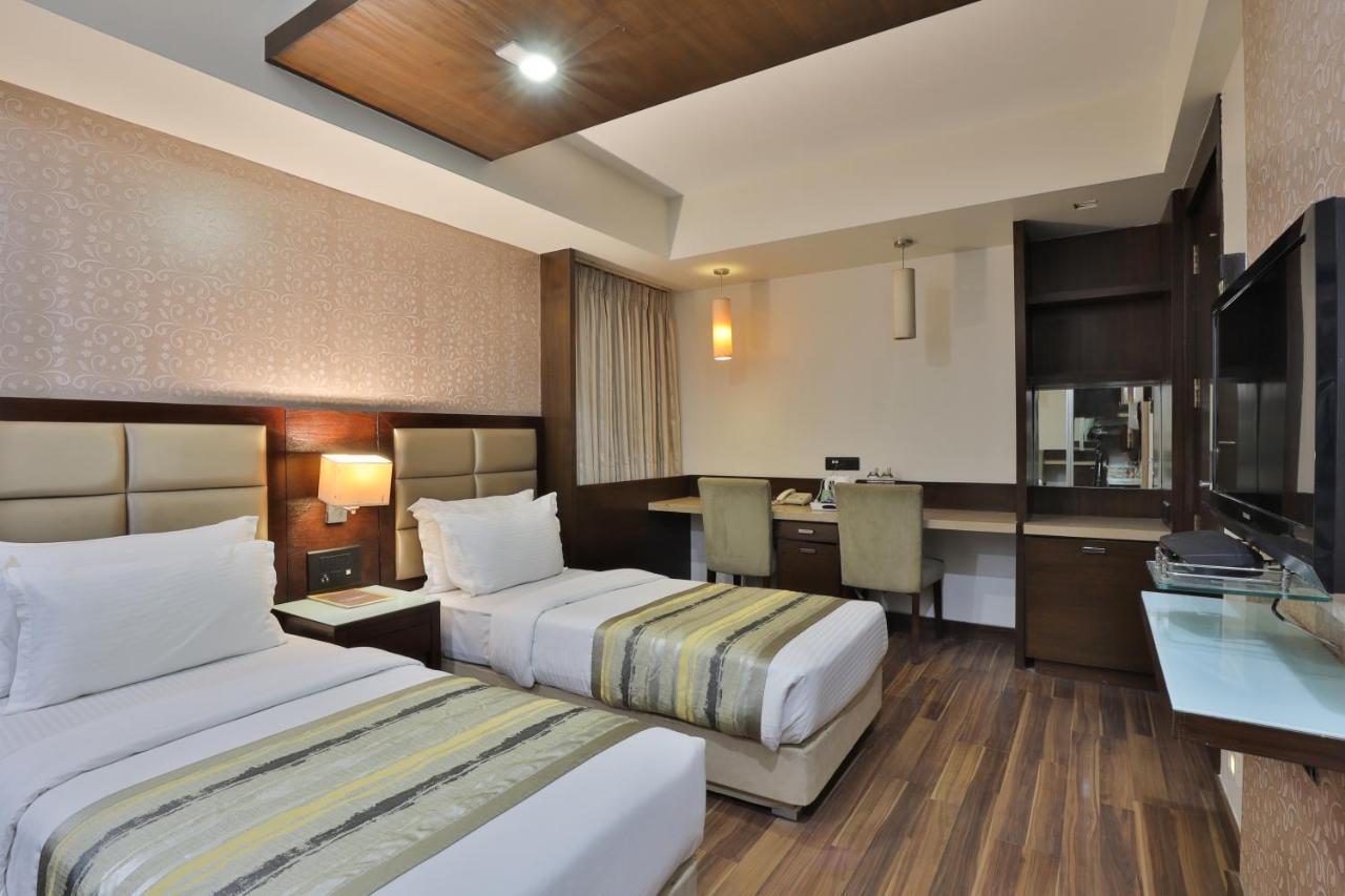 Krios Hotel - Near Sg Highway, Ahmedabad Ngoại thất bức ảnh