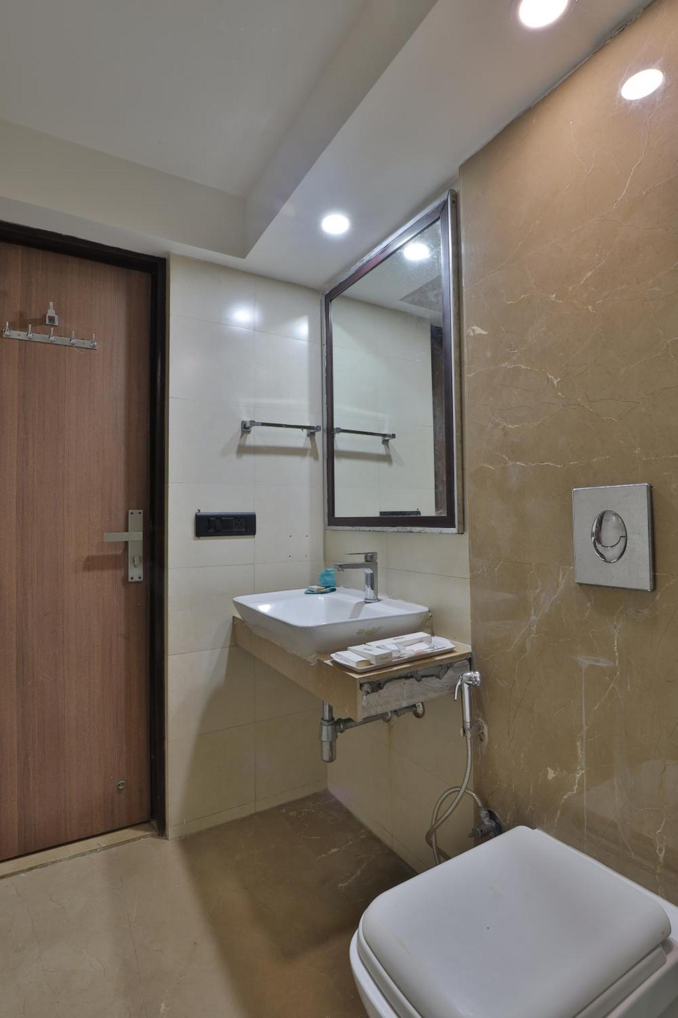 Krios Hotel - Near Sg Highway, Ahmedabad Ngoại thất bức ảnh