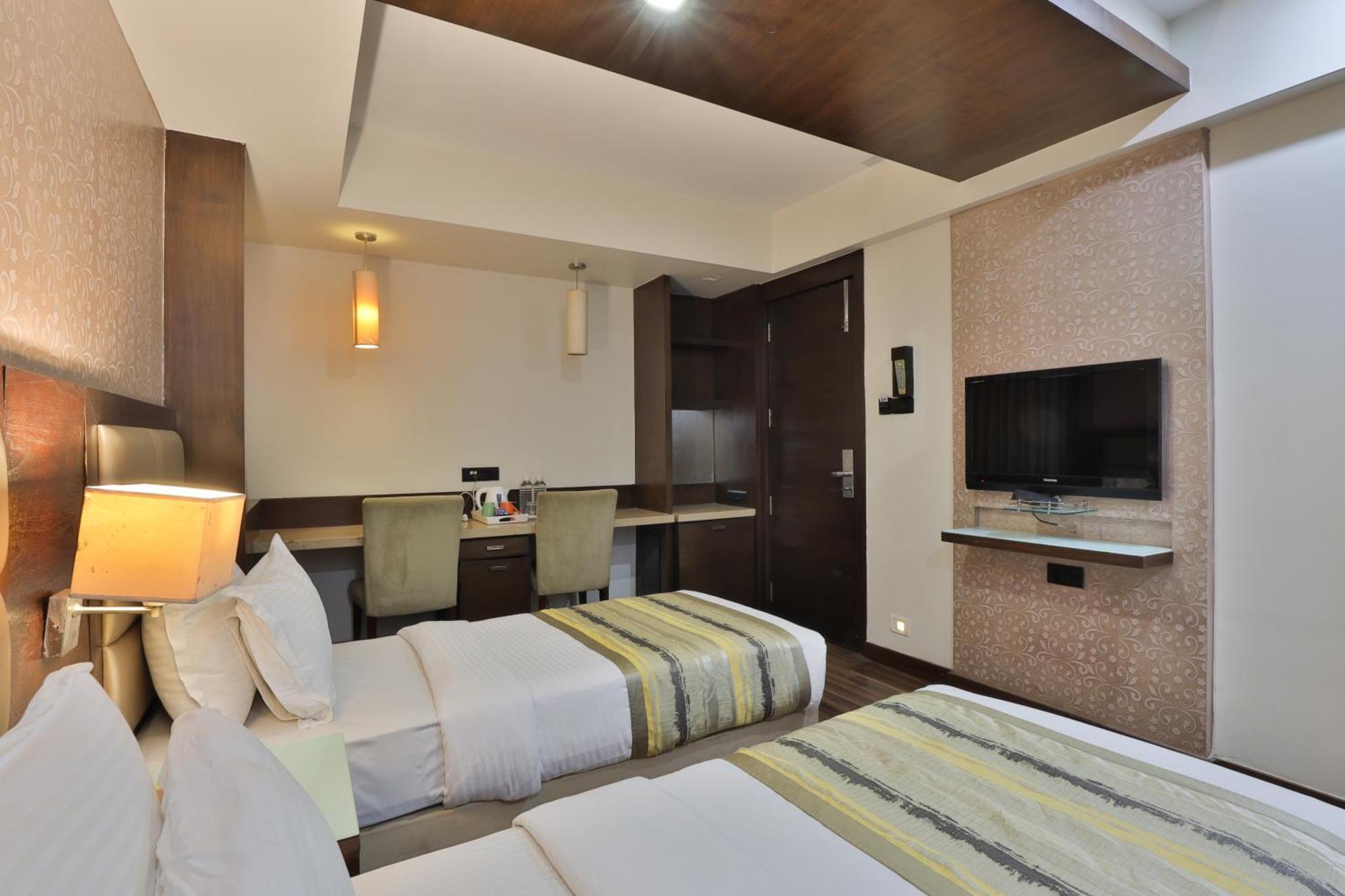 Krios Hotel - Near Sg Highway, Ahmedabad Ngoại thất bức ảnh