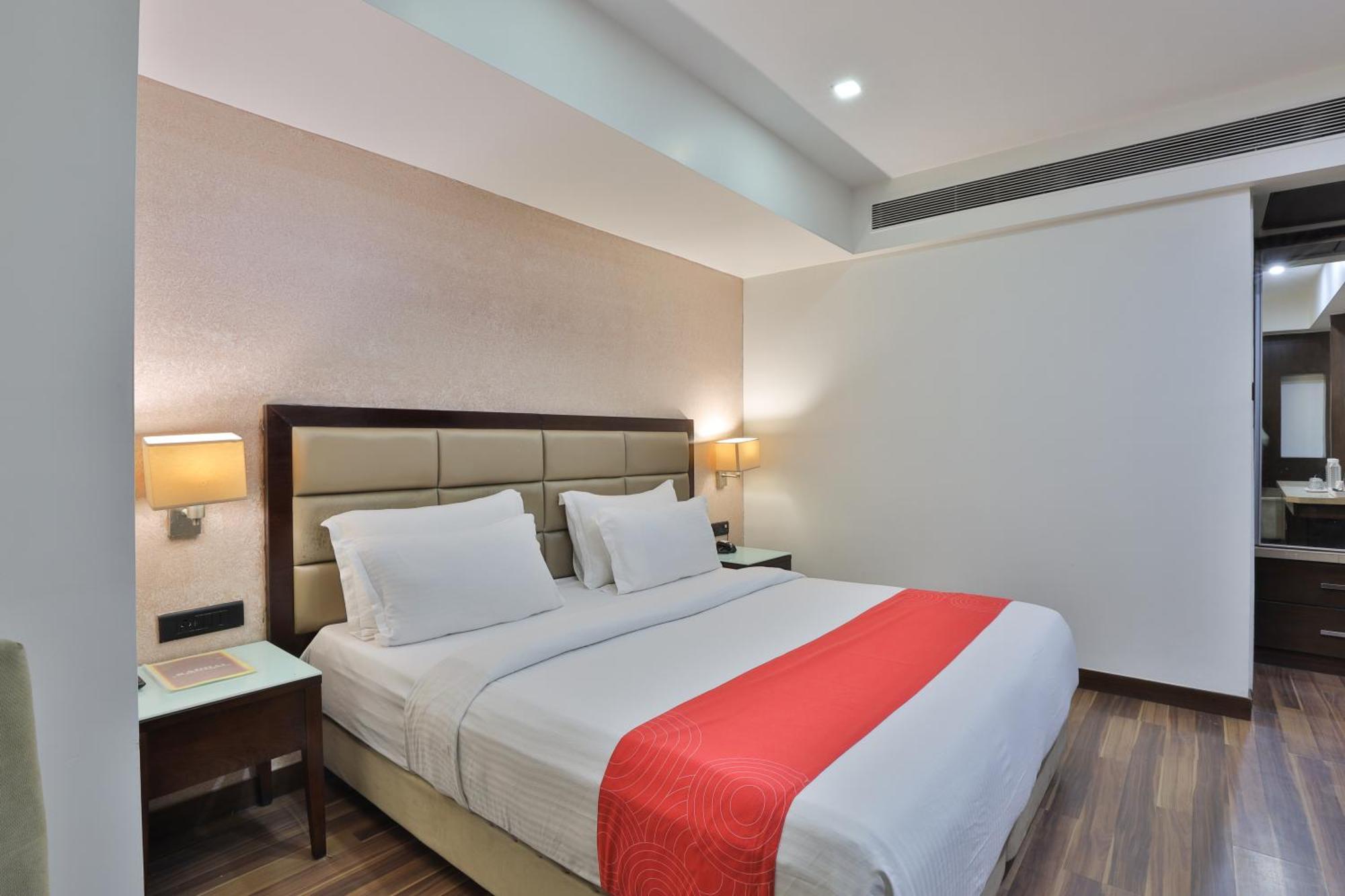 Krios Hotel - Near Sg Highway, Ahmedabad Ngoại thất bức ảnh