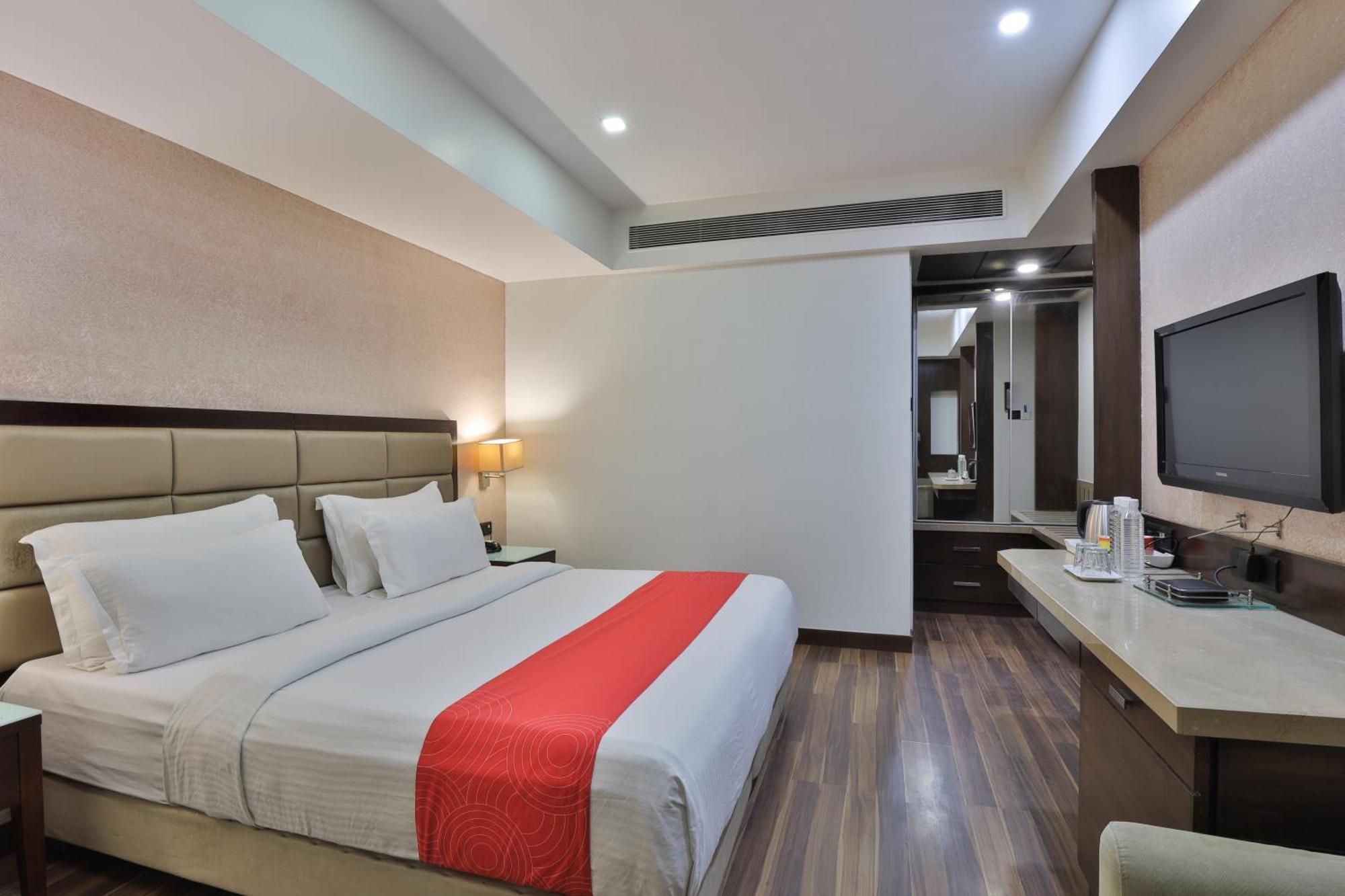 Krios Hotel - Near Sg Highway, Ahmedabad Ngoại thất bức ảnh